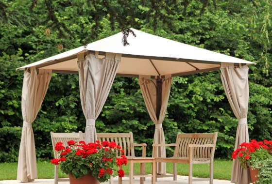 Zahradní závěsy pro bezstarostný relax na terase