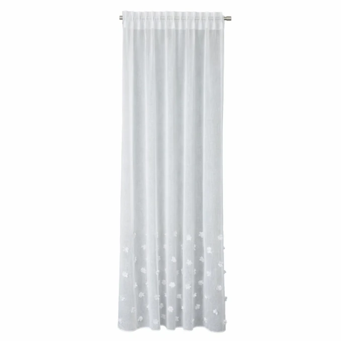 Jarní záclony na pásce